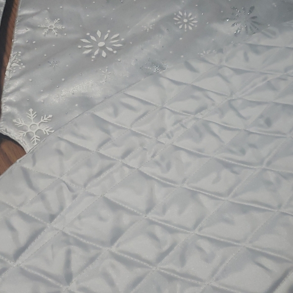 Martha stewart snowflake Christmas tree skirt - Picture 4 of 6